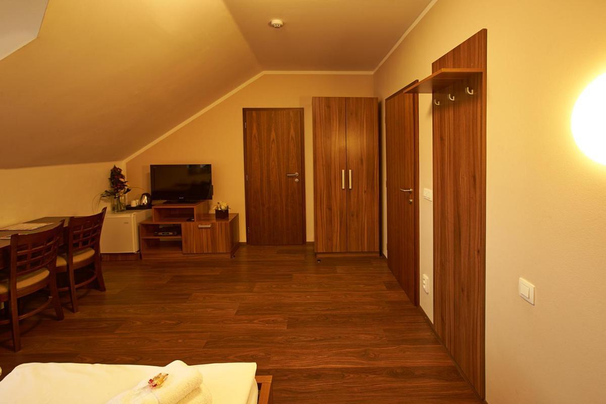 Hotel Horse Riding - Jezdecky Areal Trsice Bilik gambar
