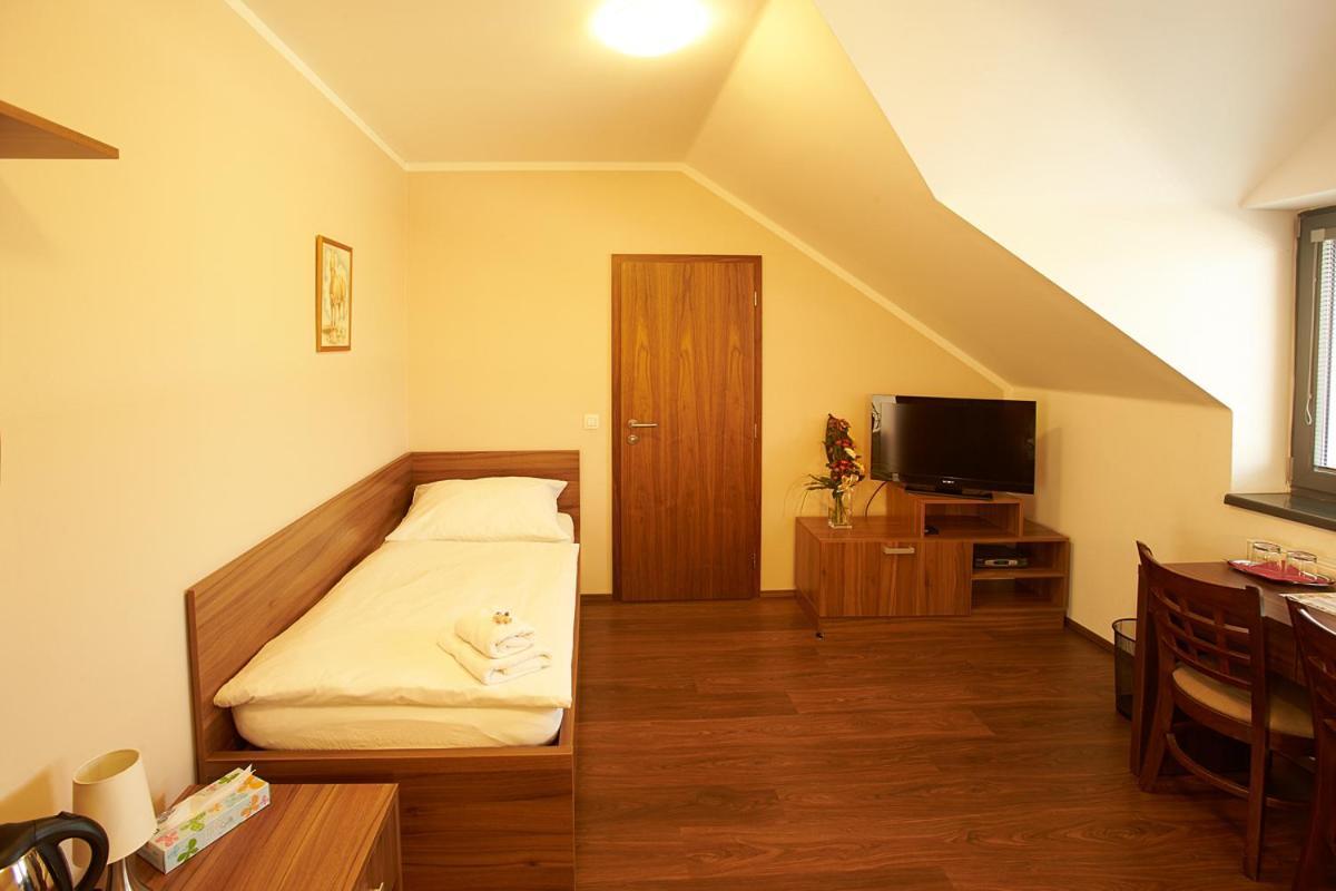 Hotel Horse Riding - Jezdecky Areal Trsice Bilik gambar