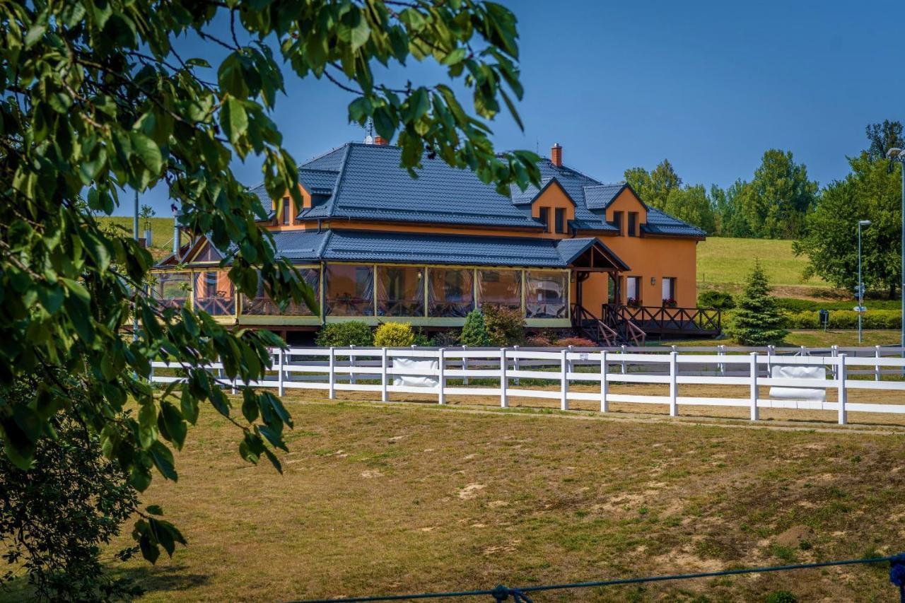 Hotel Horse Riding - Jezdecky Areal Trsice Luaran gambar
